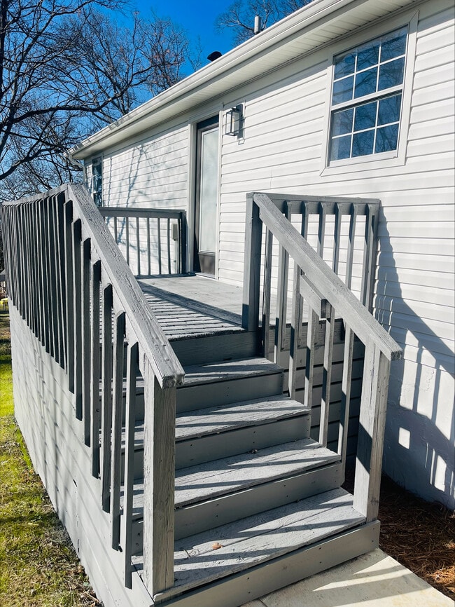 Building Photo - 3501 Taylor St