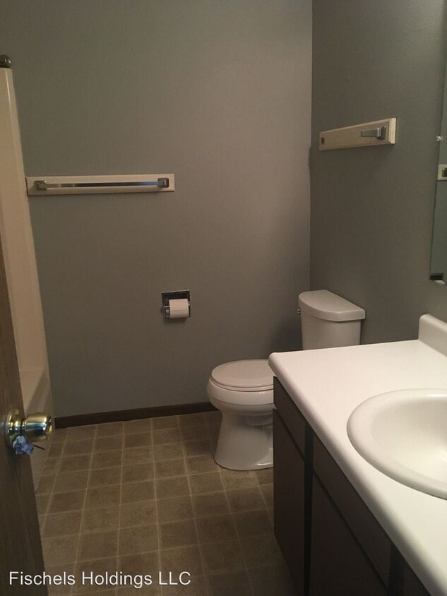 Building Photo - 221 Brookeridge Dr
