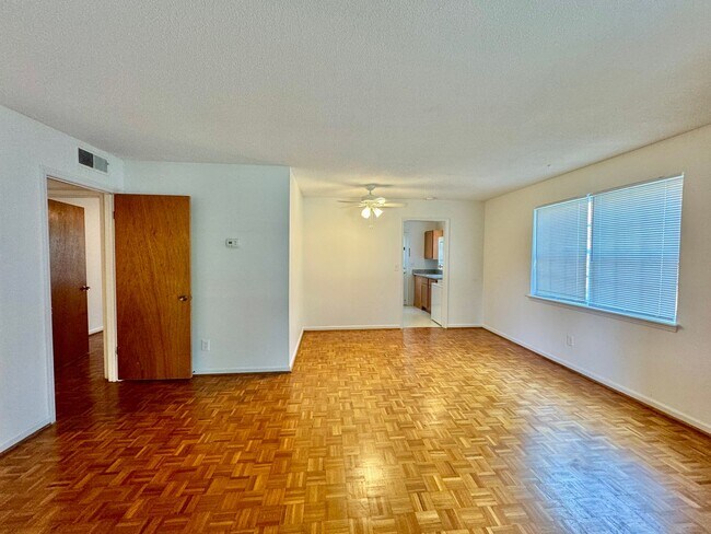 Foto del edificio - 1 bed 1 bath condo