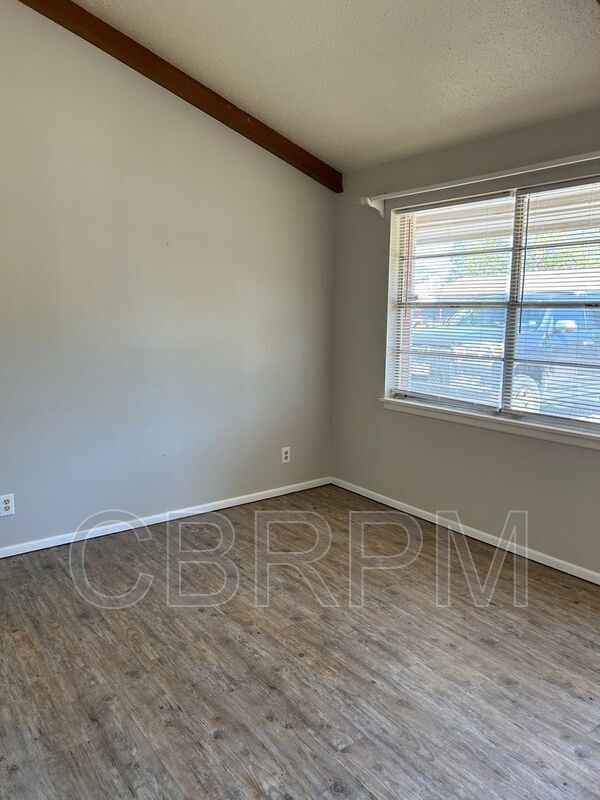 Building Photo - 5423 45th St