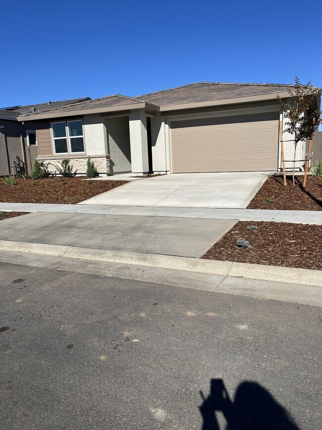 Building Photo - 1765 Lockwood Dr