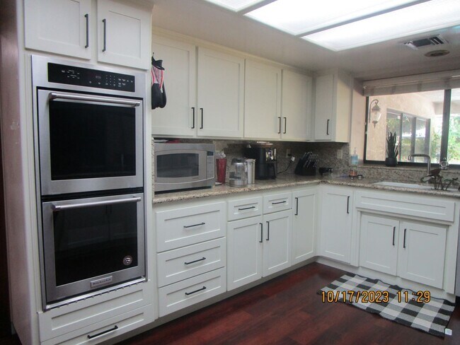 Foto del edificio - Beautiful 5 Bedroom, 3 Bathroom House with...