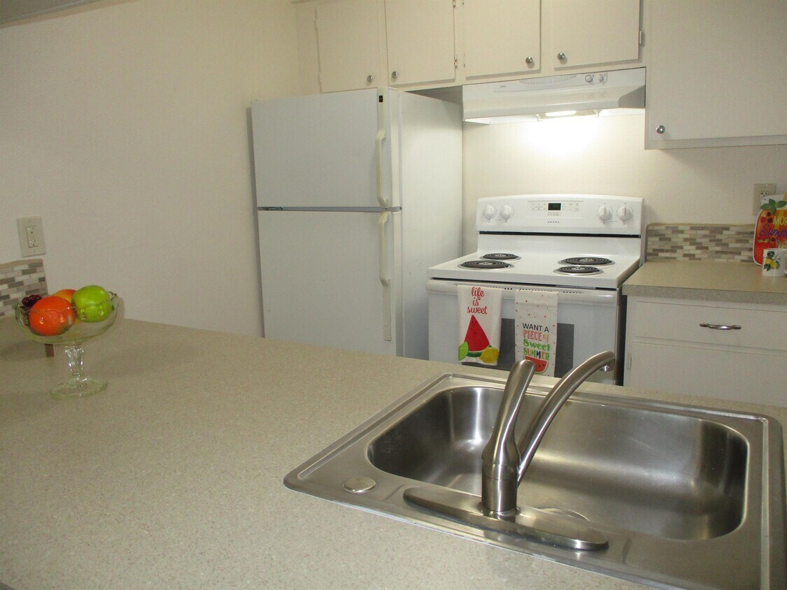 252 NE Kane Dr Unit 104, Gresham, OR 97030 Apartment for Rent in