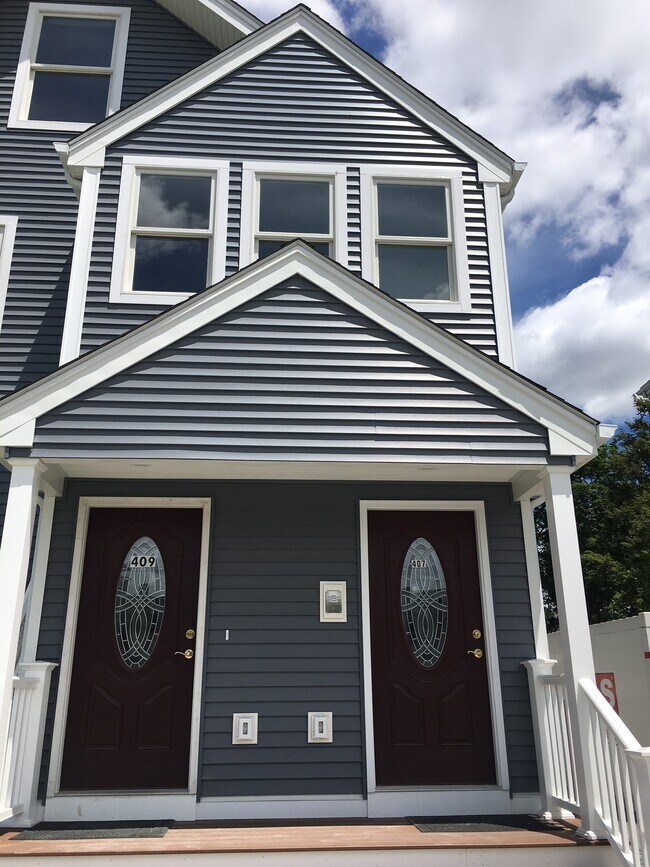 Foto del edificio - 409 Trapelo Rd