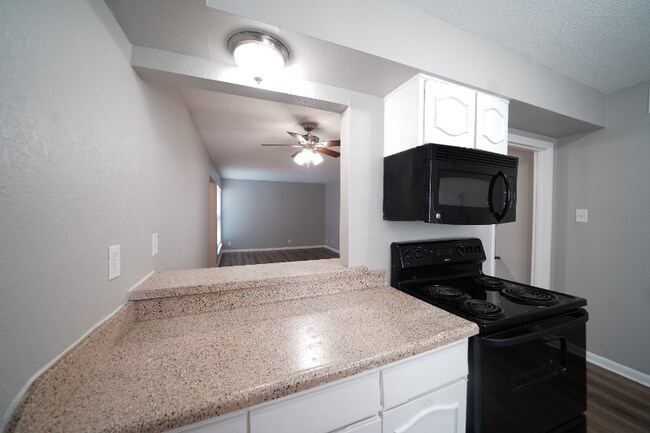 Foto del edificio - 5221 Bonita Ave