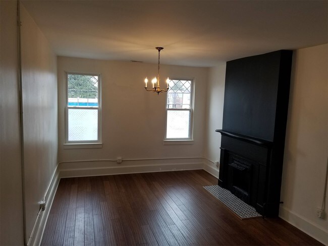 Foto del edificio - 1324 1/2 Parsons Ave