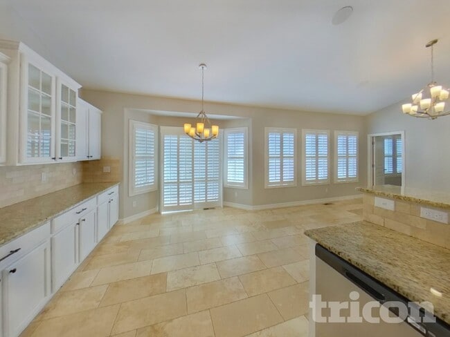 Foto del edificio - 6697 Cottonwood Tree Dr