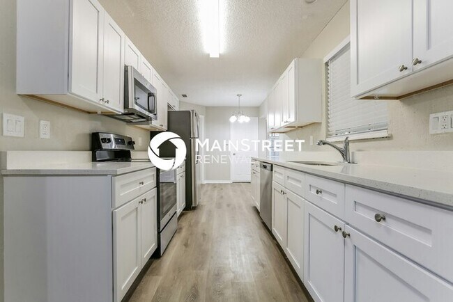 Foto del edificio - 3 Bedroom Pet-Friendly Home in Venice, FL with Main Street Renewal