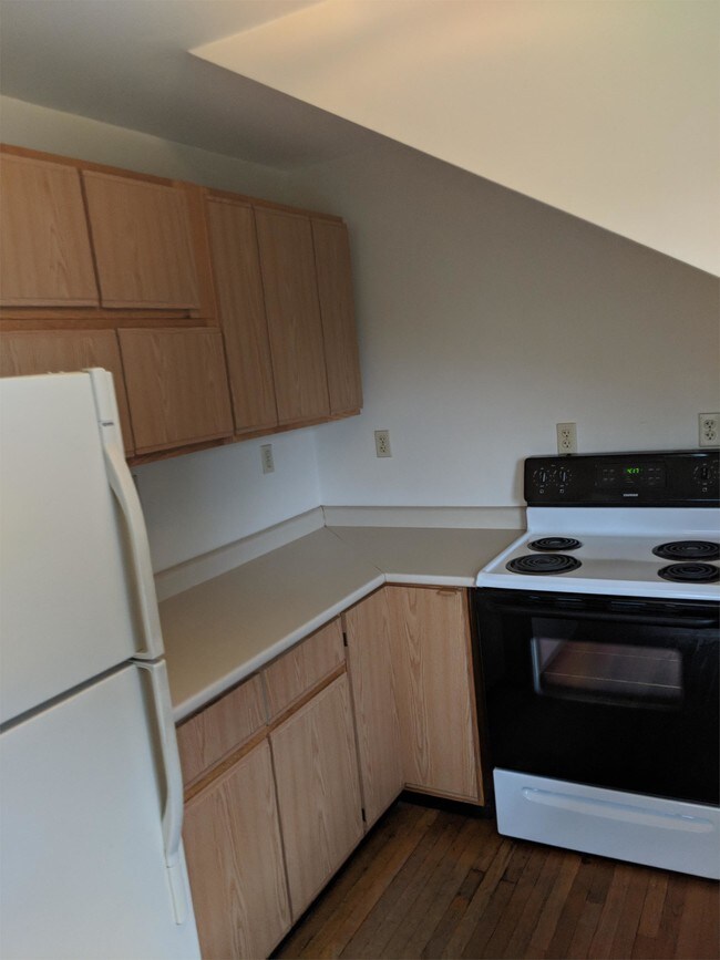 Building Photo - 206 Belchertown Rd