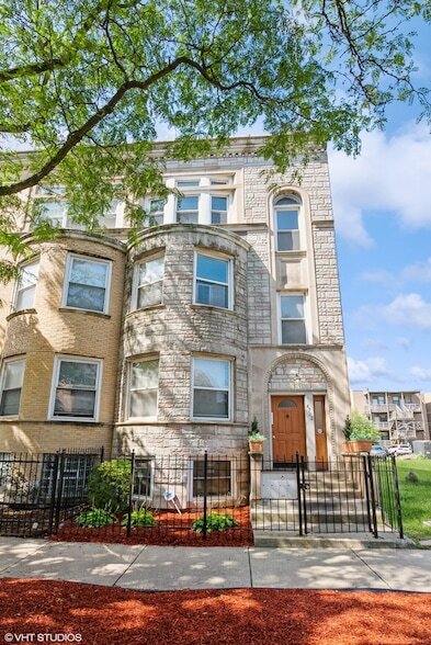 Foto principal - 4732 S St Lawrence Ave