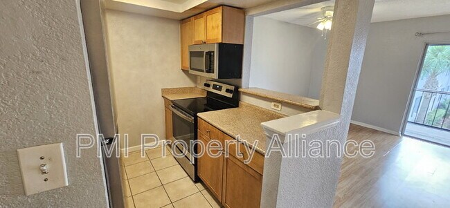 Building Photo - 302 Lewfield Cir