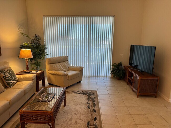 Building Photo - Beautiful Condo with Lake View