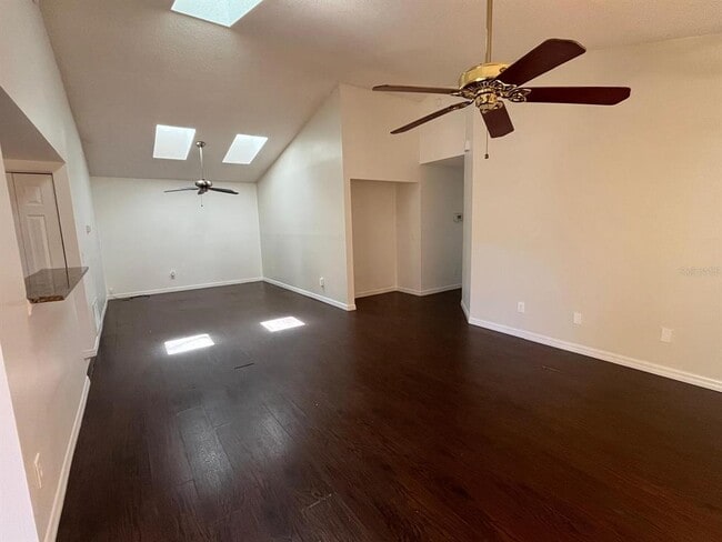Building Photo - 105 Cobblestone Way