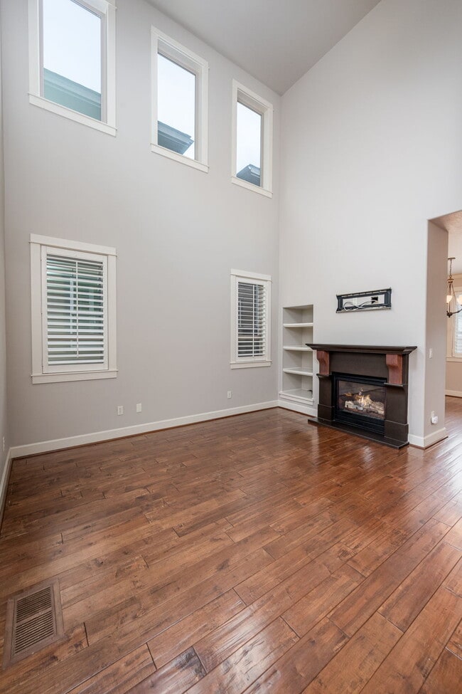 Building Photo - Attractive 3-bed Home in Southwest Bend