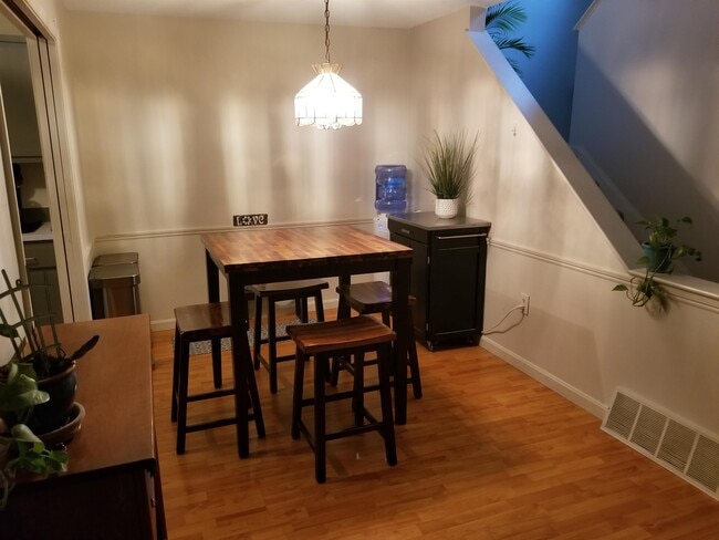 Building Photo - 15 Winding Pond Rd