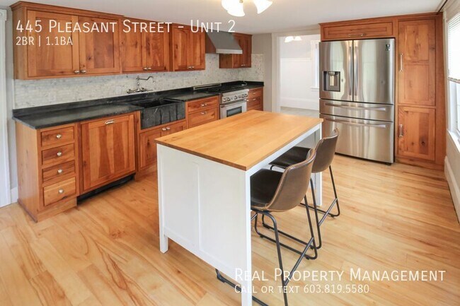 Foto del edificio - 445 Pleasant St