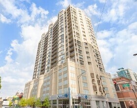 Building Photo - 600 N Dearborn St