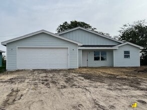 Building Photo - 1251 S Valley View St
