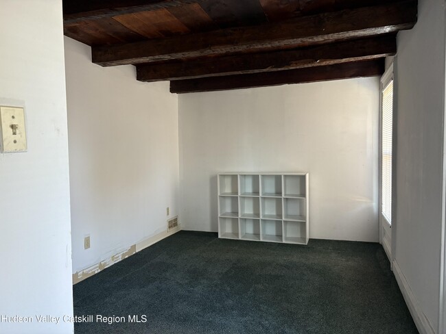 Foto del edificio - 42 Maple Ave