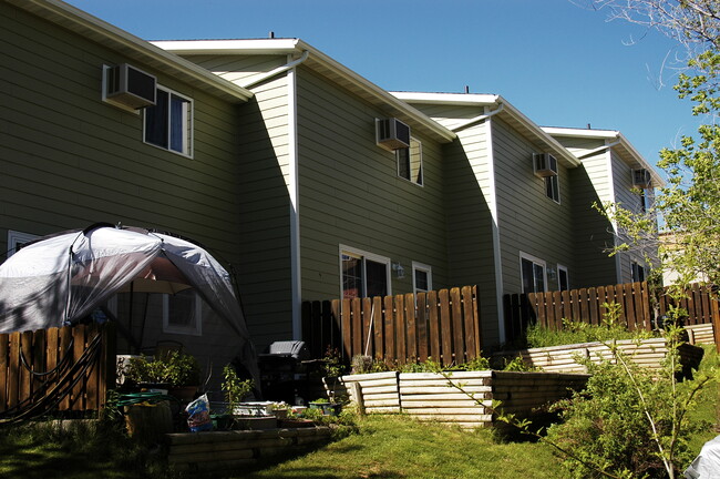 Building Photo - 151 Trail View Dr