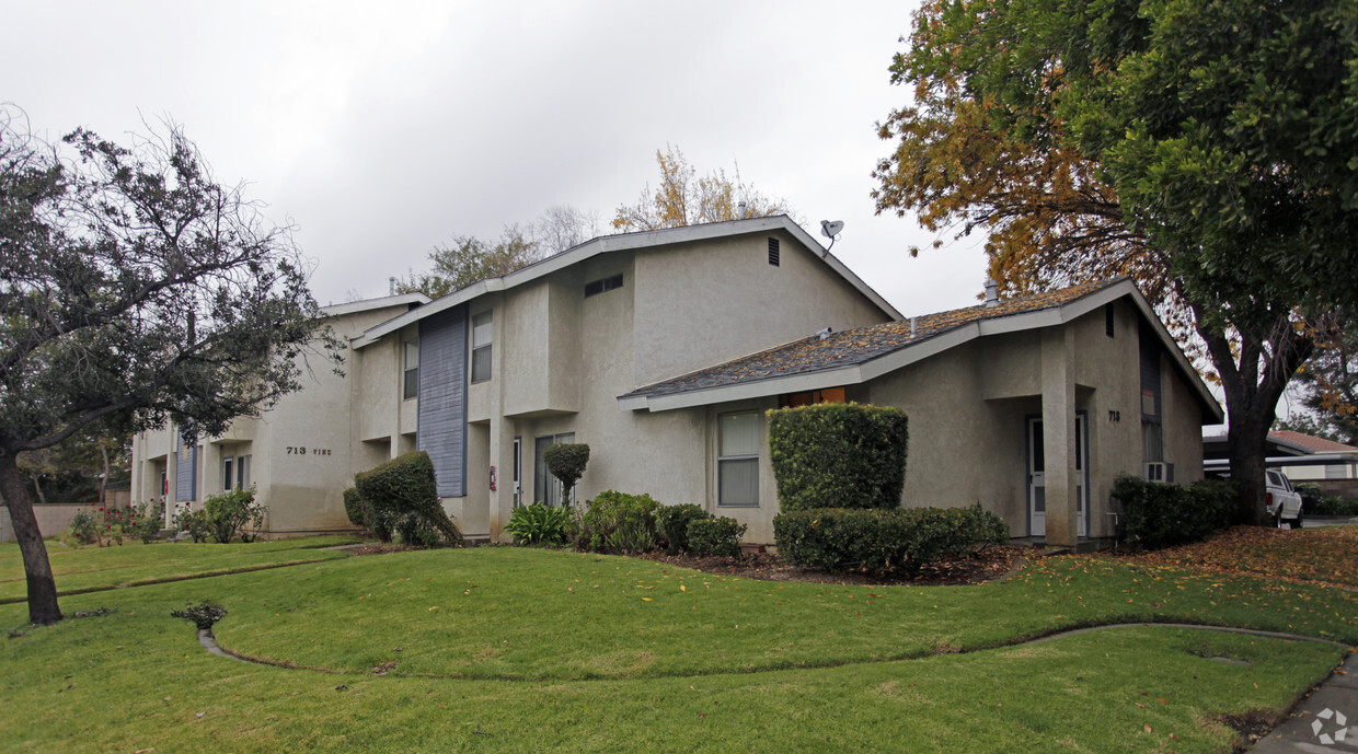 Primary Photo - 713 N Vine Ave