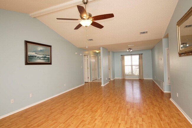 Building Photo - Great Location in Fort Walton Beach