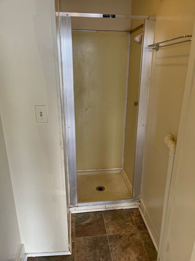 Building Photo - Amherst, 618