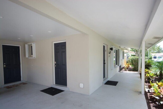 Foto del edificio - Step Into Sunshine: Modern Charm Meets Coa...
