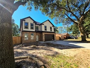 Building Photo - 14811 Wallach Dr