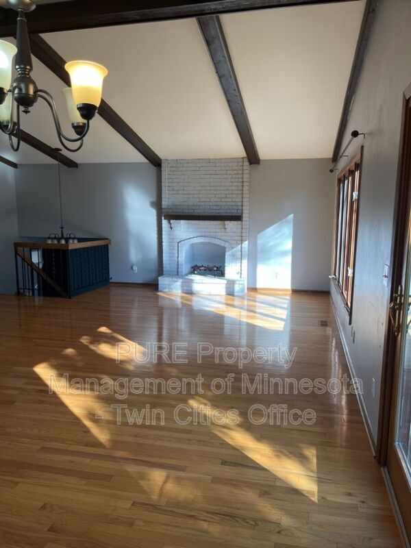 Foto del edificio - 10025 Beard Ave S