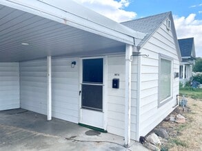 Building Photo - 718 E Freeport St