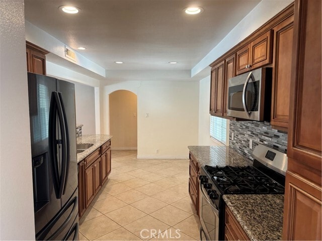 Building Photo - 2437 Fordham Dr