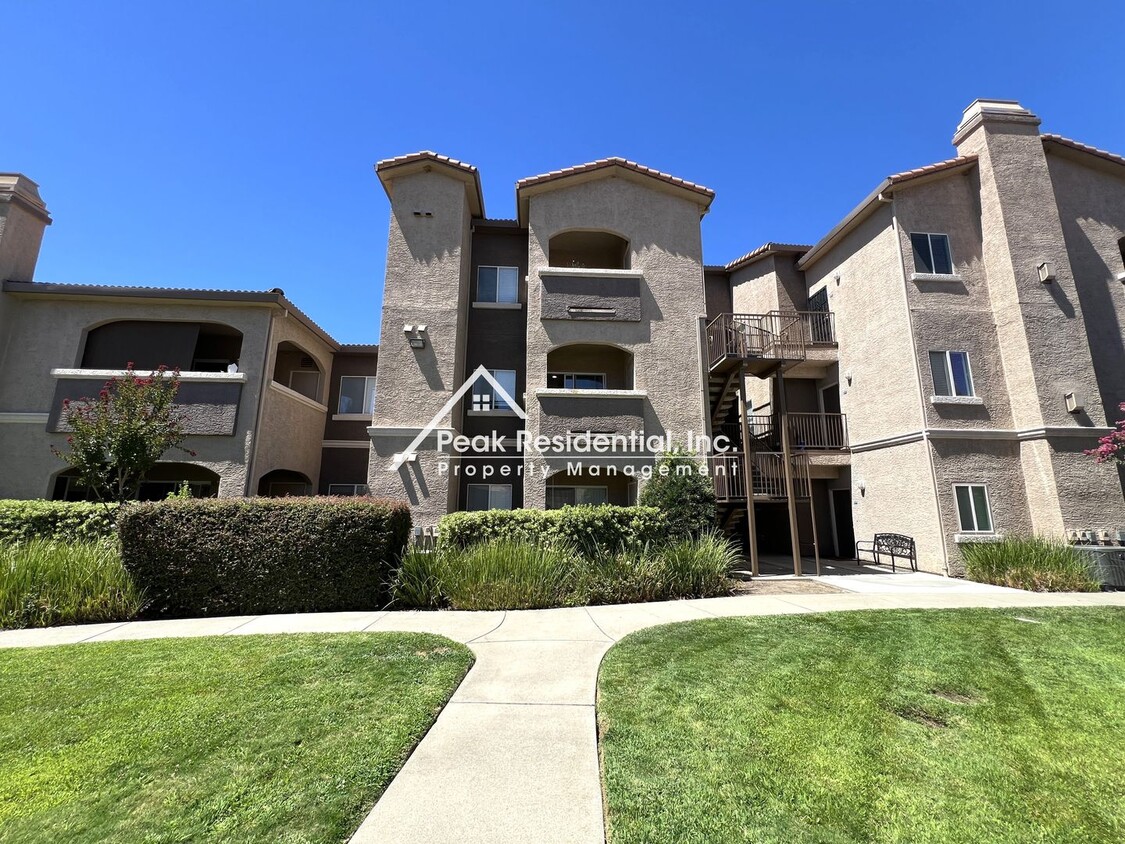 Primary Photo - A Beautiful Roseville 1bd/1ba Condo in Gat...