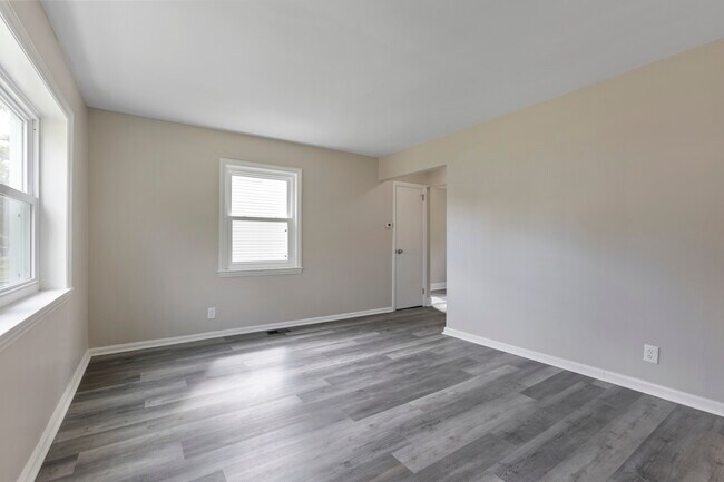 Building Photo - 3113 Pontiac St