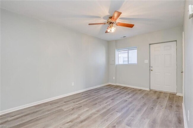 Foto del edificio - 1447 W 40th St