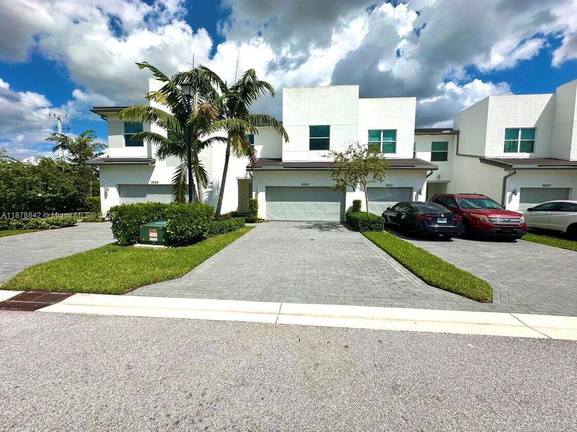 Photo - 9045 Zevon Court, Lake Worth, FL 33467 - 3 BR 2.5 BA townhouse