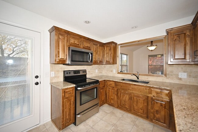 Foto del edificio - Cute 3-bedroom, 2 bath home with 1 car gar...