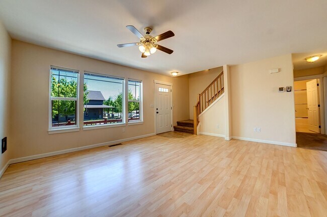 Foto del edificio - Spacious home in NE Bend!  4 bedrooms!