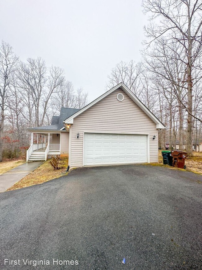 Building Photo - 3 br, 2.5 bath House - 5 Rowell Road