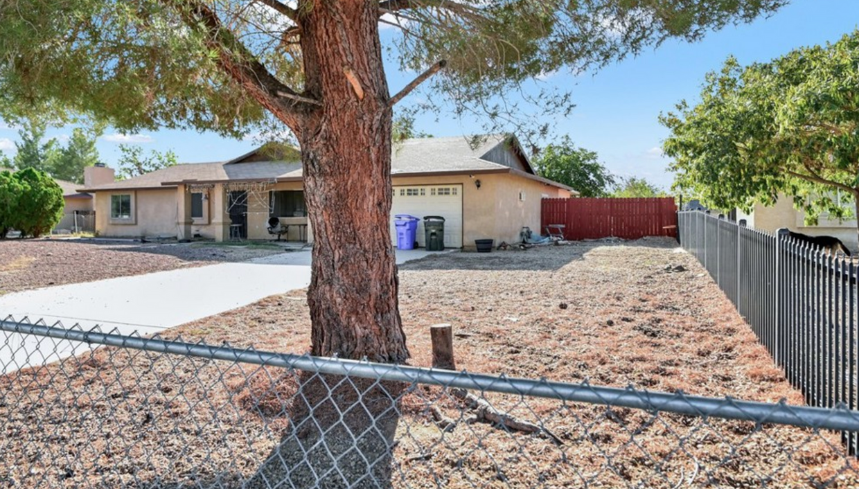 Foto principal - 4 BEDROOM APPLE VALLEY HOME