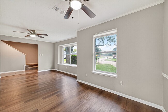 Building Photo - 519 Asheboro Dr