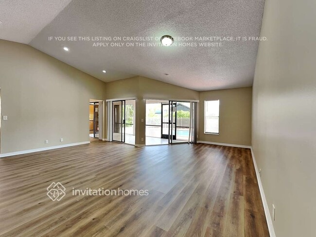 Building Photo - 6625 NW 48th Manor