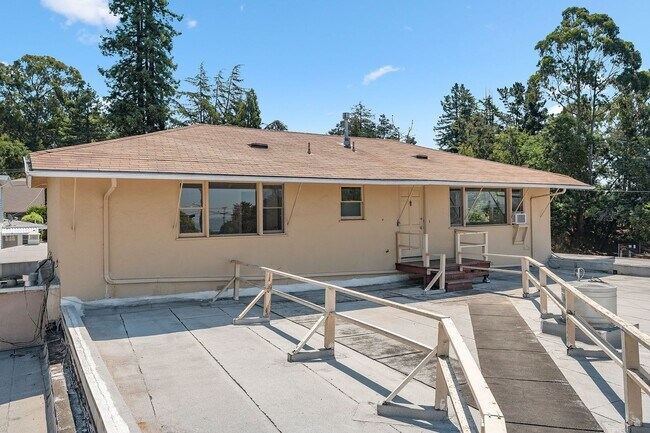Building Photo - 5000 Woodminster Ln