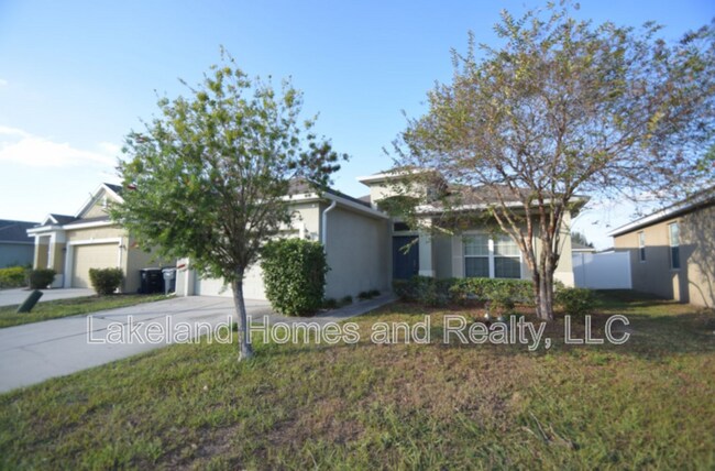 Foto del edificio - 823 Krenson Woods Ln