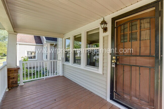 Building Photo - 3 Bed 1 Bath Home in West Toledo
