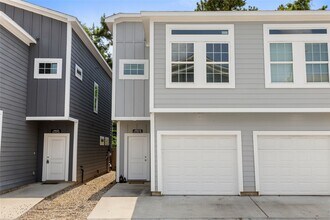 Building Photo - 4933 Dalhart Dr