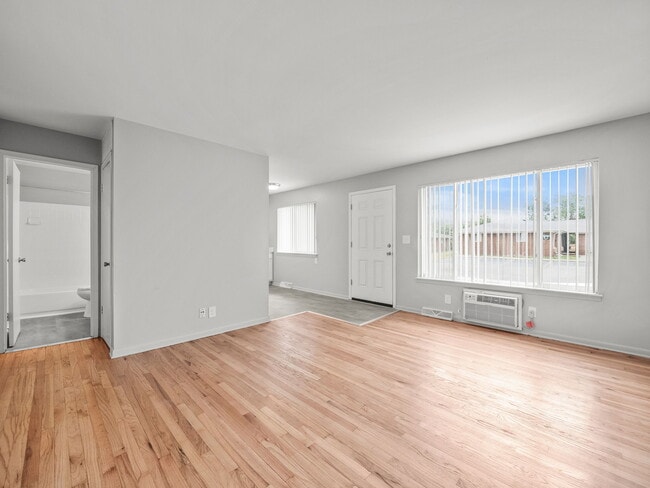 Building Photo - The Ranches Of Rosebrook