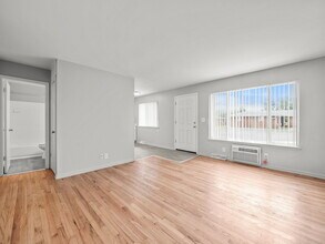 Building Photo - The Ranches Of Rosebrook