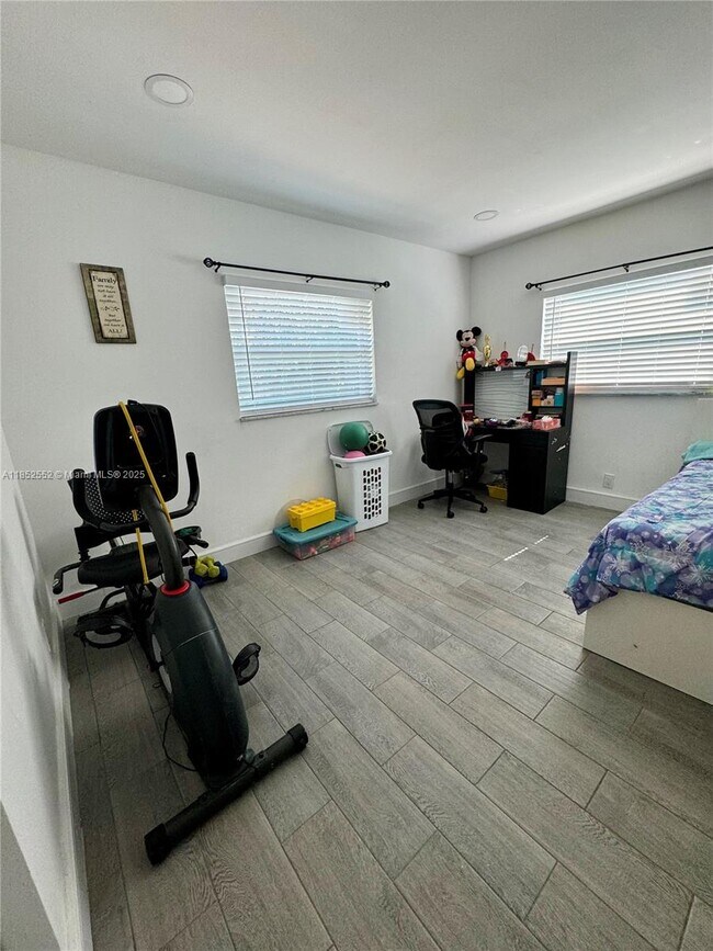Foto del edificio - 550 SW 11th Dr