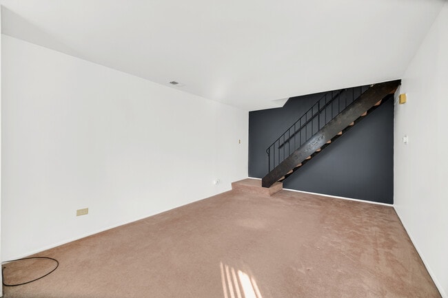 Building Photo - 1242 Nova Ct